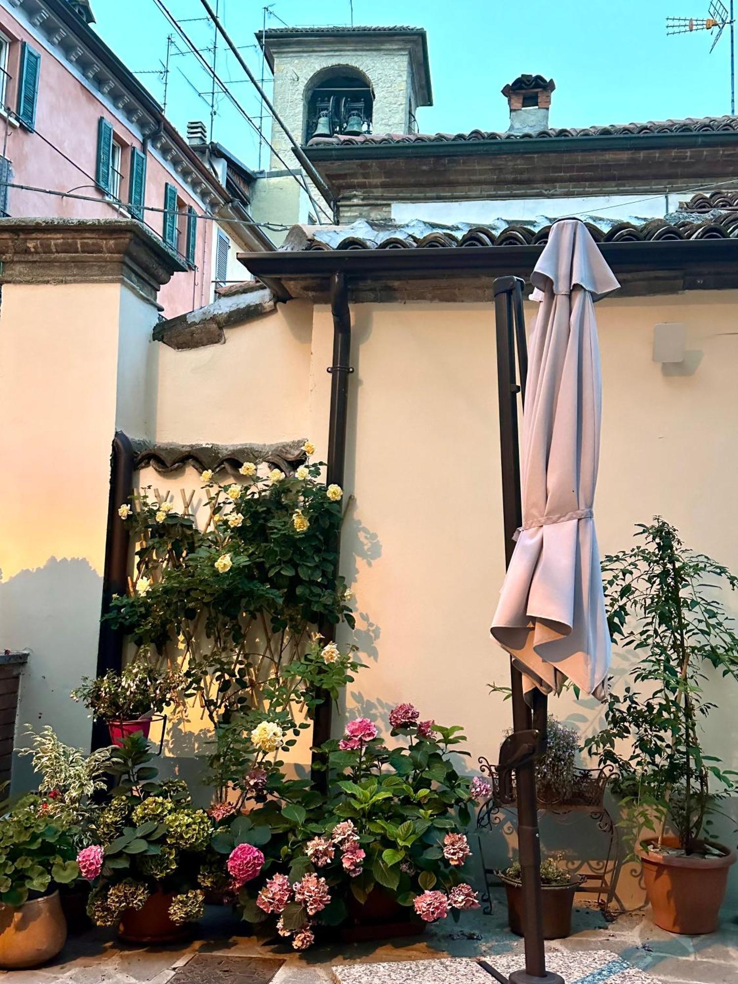 Notte Tempo Apartman Varzi Kültér fotó